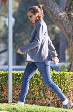 JENNIFER GARNER Picks Up Her Kids from School in Santa Monica 01/30/2019