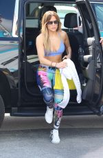JENNIFER LOPEZ in Tights Arrives at a Gym in Miami 01/24/2019