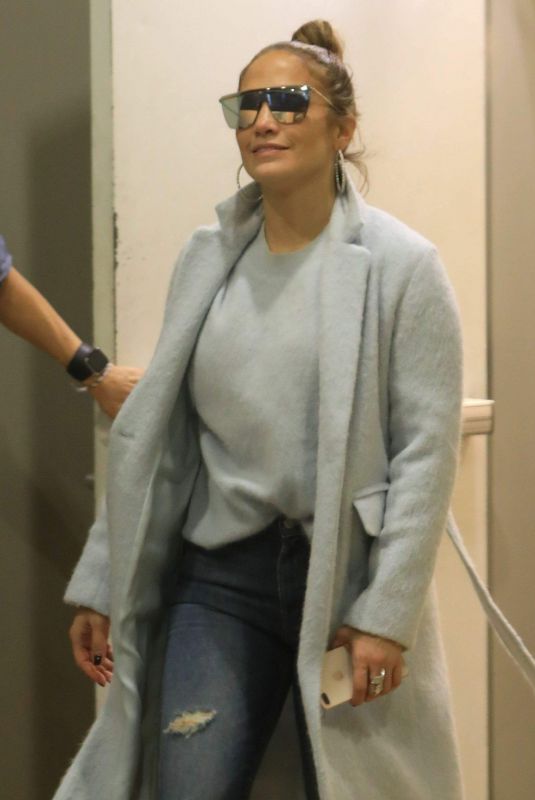 JENNIFER LOPEZ Shopping at Tom Ford in Beverly Hills 12/31/2018