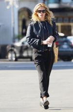 JULIA BROEBRTS Out and About in Calabasas 01/25/2019