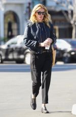 JULIA BROEBRTS Out and About in Calabasas 01/25/2019