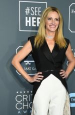 JULIA ROBERTS at 2019 Citics’ Choice Awards in Santa Monica 01/13/2019