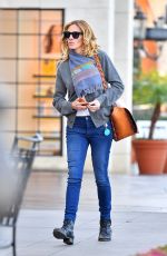 JULIA ROBERTS Out and About in Calabasas 01/19/2019
