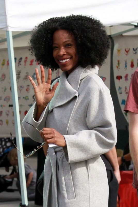 KARIMAHWESTBROOK Shopping at Farmer’s Market in Studio City 01/20/2019