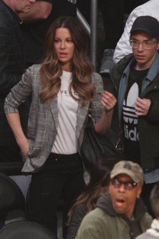 KATE BECKINSALE and Stephen Simbari at LA Lakers Game in Los Angeles 01/13/2019