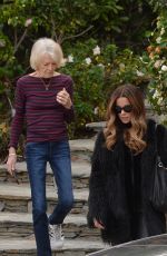 KATE BECKISNALE Leaves Her Home in Los Angeles 01/20/2019