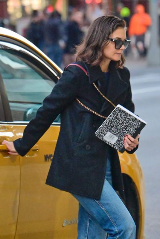 KATIE HOLMES Out and About in New York 01/14/2019