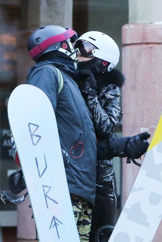 KATY PERRY and Orlando Bloom Arrives Back to Their Hotel in Aspen 01/02/2019
