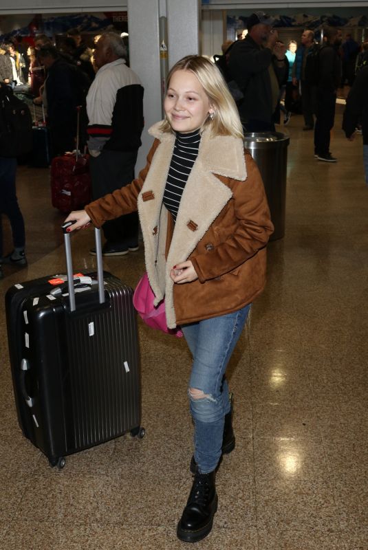 KELI BERGLUND at Salt Lake City Airport 01/26/2019