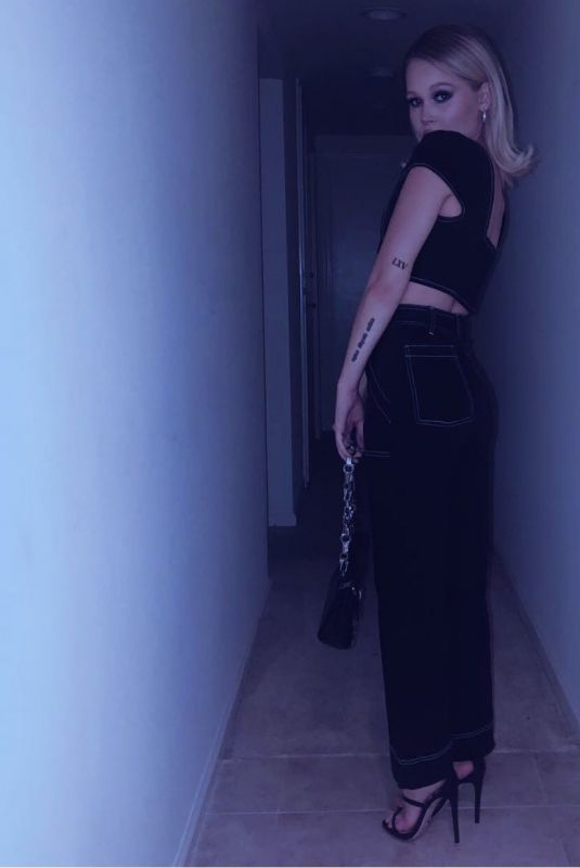 KELLI BERGLUND - Instagram Pictures 01/04/2019