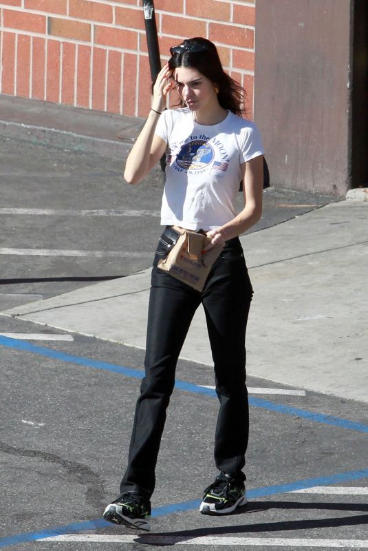 KENDALL JENNER Out and About in Los Angeles 01/27/2019