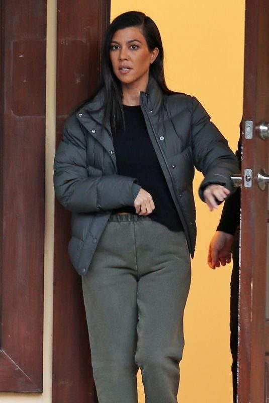 KOURTNEY KARDASHIAN Out and About in Calabasas 01/28/2019