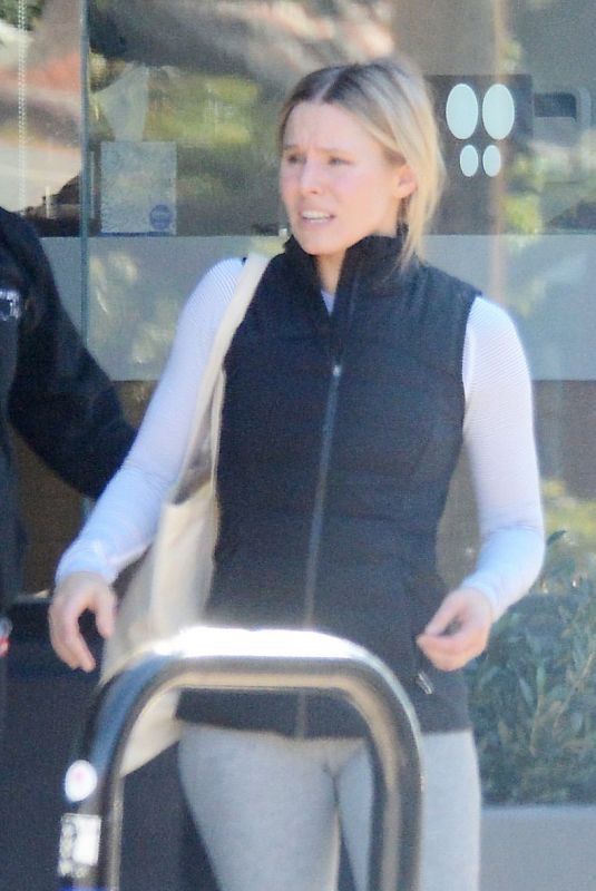 KRISTEN BELL Leaves a Gym in Los Angeles 01/24/2019
