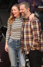 LESLIE MANN at LA Lakers vs Phoenix Suns Game in Los Angeles 01/27/2019