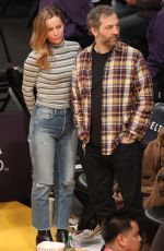 LESLIE MANN at LA Lakers vs Phoenix Suns Game in Los Angeles 01/27/2019