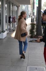LESLIE MANN Out Shopping in Beverly Hills 01/11/2019