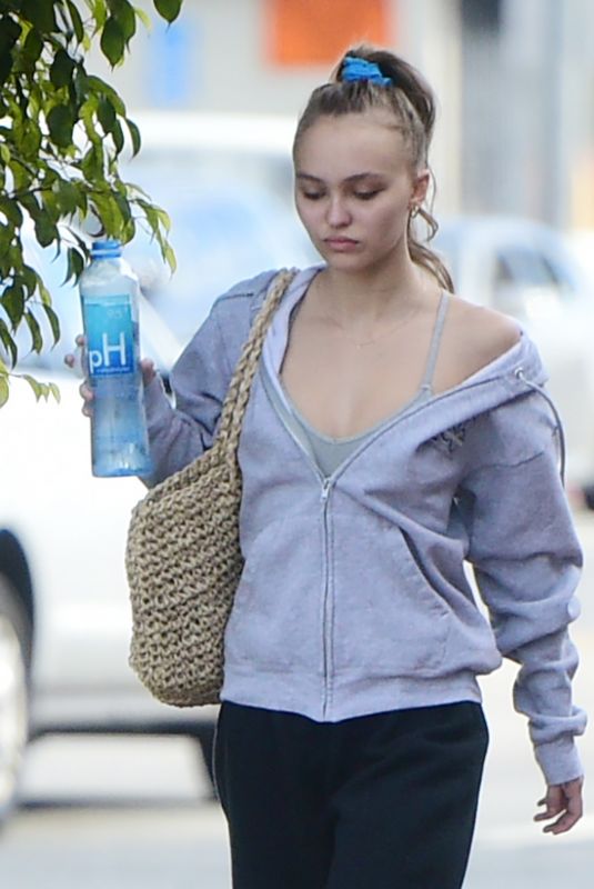 LILY-ROSE DEPP Heading to a Gym in Los Angeles 01/09/2019