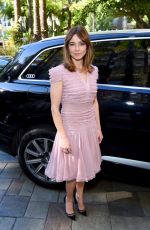 LINDA CARDELLINI at 19th Annual Afi Awards Luncheon in Beverly Hills 01/04/2019