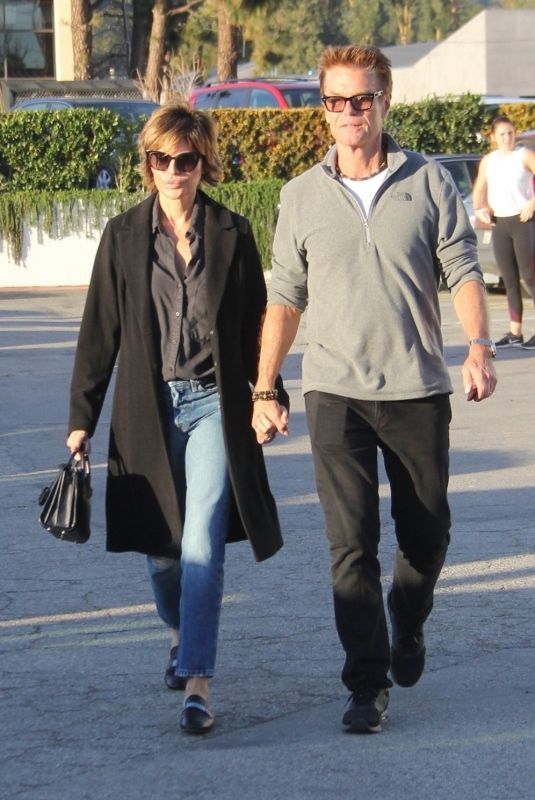 LISA RINNA and Harry Hamlin Out for Lunch in Los Angeles 01/19/2019