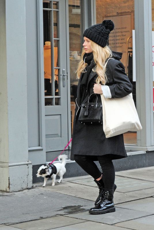 LOTTIE MOSS Out with Her Dog in London 01/26/2019