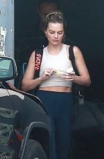 MARGOT ROBBIE Roller Skating in Los Angeles 01/13/2019