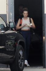 MARGOT ROBBIE Training for Birds of Prey at a Gym in Los Angeles 01/13/2019