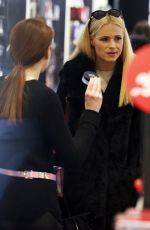 MICHELLE HUNZIKER Out Shopping in Milan 01/28/2019