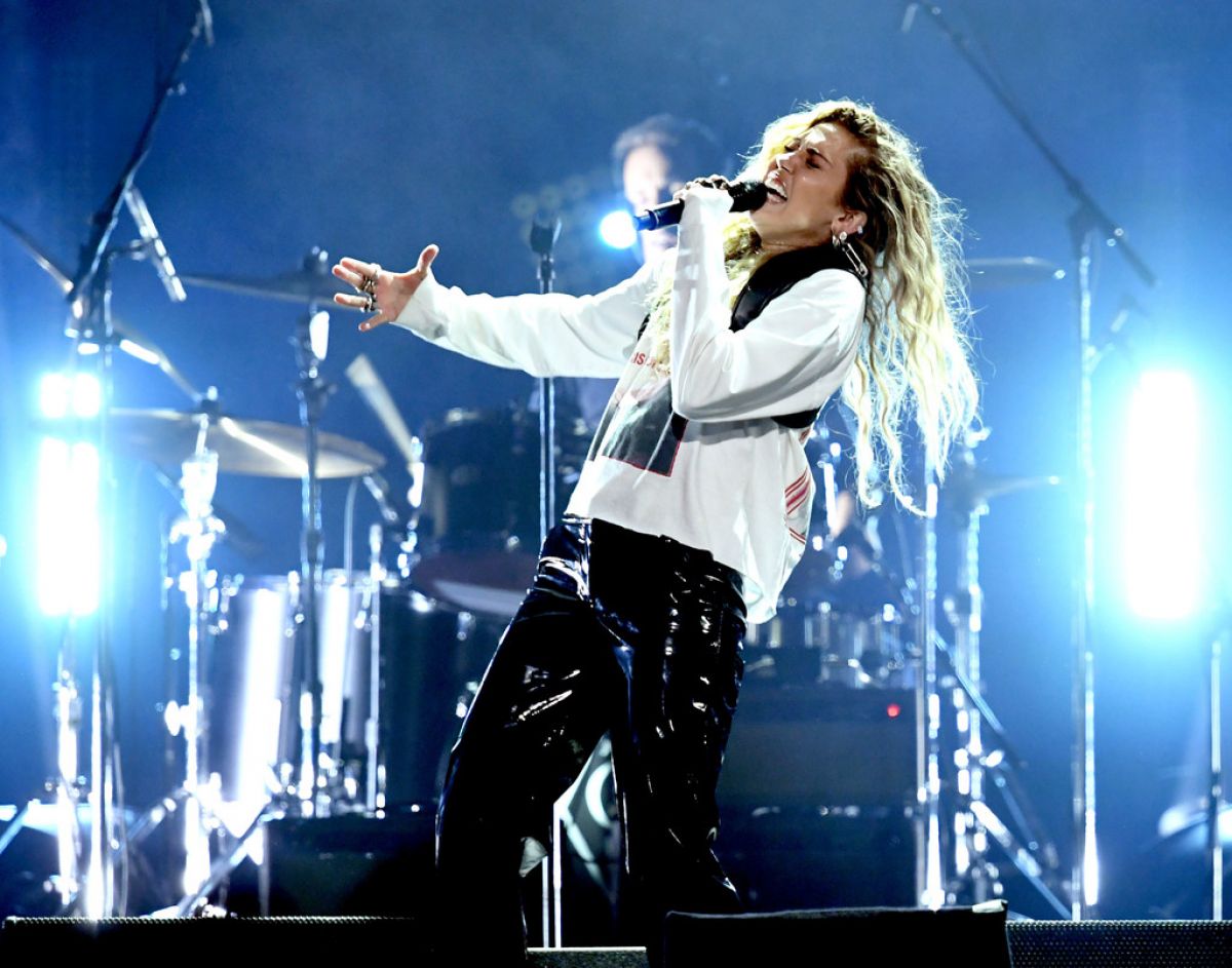miley-cyrus-performs-i-am-the-highway-a-tribute-to-chris-cornell-concert-in-inglewood-01-16-2019-2.jpg