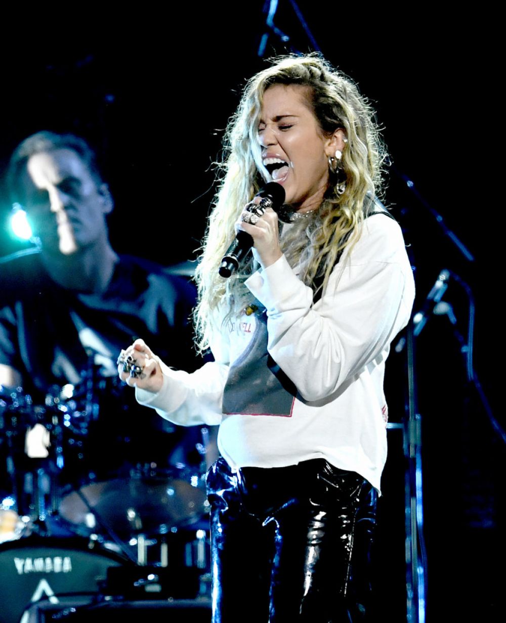 miley-cyrus-performs-i-am-the-highway-a-tribute-to-chris-cornell-concert-in-inglewood-01-16-2019-5.jpg