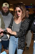 MMILLA JOVOVICH at Salt Lake City Airport 01/23/2019