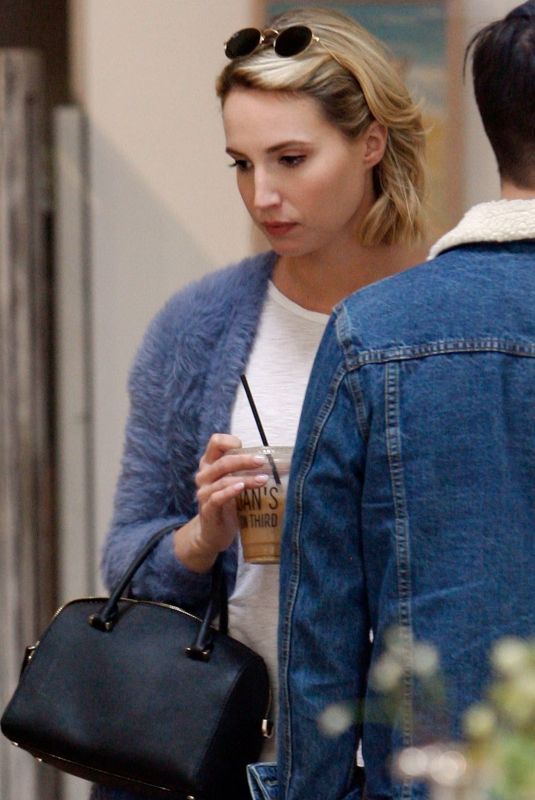 MOLLY MCCOOK Shopping for Home Decor in Los Angeles 01/29/2019