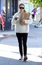 NATALIE PORTMAN Out for Grocery Shopping in Los Feliz 01/04/2019
