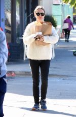 NATALIE PORTMAN Out for Grocery Shopping in Los Feliz 01/04/2019