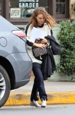 NATALIE PORTMAN Out to Lunch in Los Angeles 01/17/2019