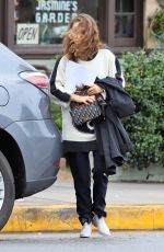 NATALIE PORTMAN Out to Lunch in Los Angeles 01/17/2019