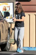 NATALIE PORTMAN Shopping for Groceries in Los Feliz 01/24/2019
