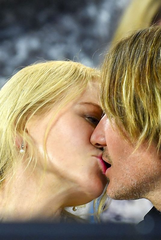 NICOLE KIDMAN and Keith Urban Kissing at Australia Open Tennis in Melbourne 01/24/2019