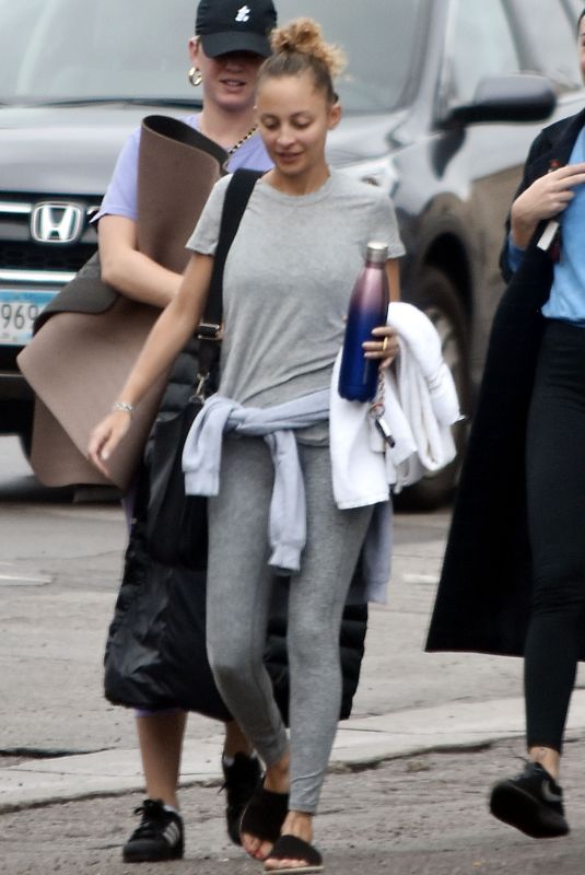 NICOLE RICHIE Heading to Yoga Class in Los Angeles 01/15/2019