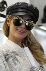 PARIS HILTON Shopping at Philipp Plein in Milan 01/11/2019