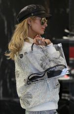 PARIS HILTON Shopping at Philipp Plein in Milan 01/11/2019