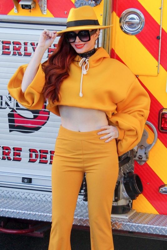 PHOEBE PRICE in Front a Beverly Hills Firefighting Engine 01/04/2019