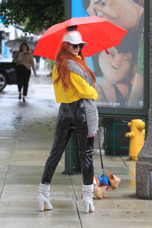PHOEBE PRICE Out with Her Dog in Beverly Hills 01/17/2019