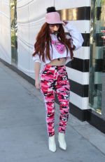 PHOEBE PRICE Shopping at Sephora in Beverly Hills 01/24/2019