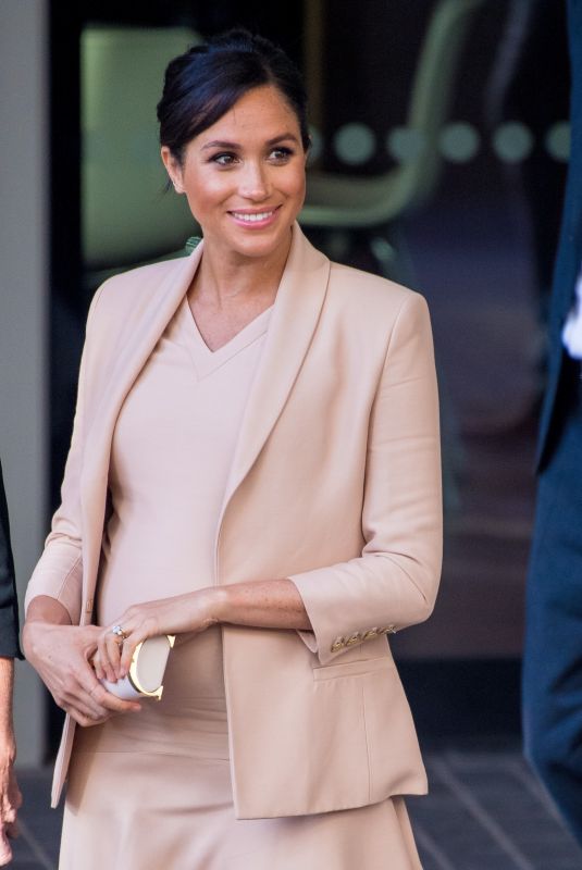Pregnant MEGHAN MARKLE Leaves National Theatre in London 01/30/2019