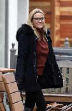 REESE WITHERSPOON Out for Breakfast at Le Pain Quotidien in Brentwood 01/16/2019