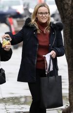 REESE WITHERSPOON Out for Breakfast at Le Pain Quotidien in Brentwood 01/16/2019