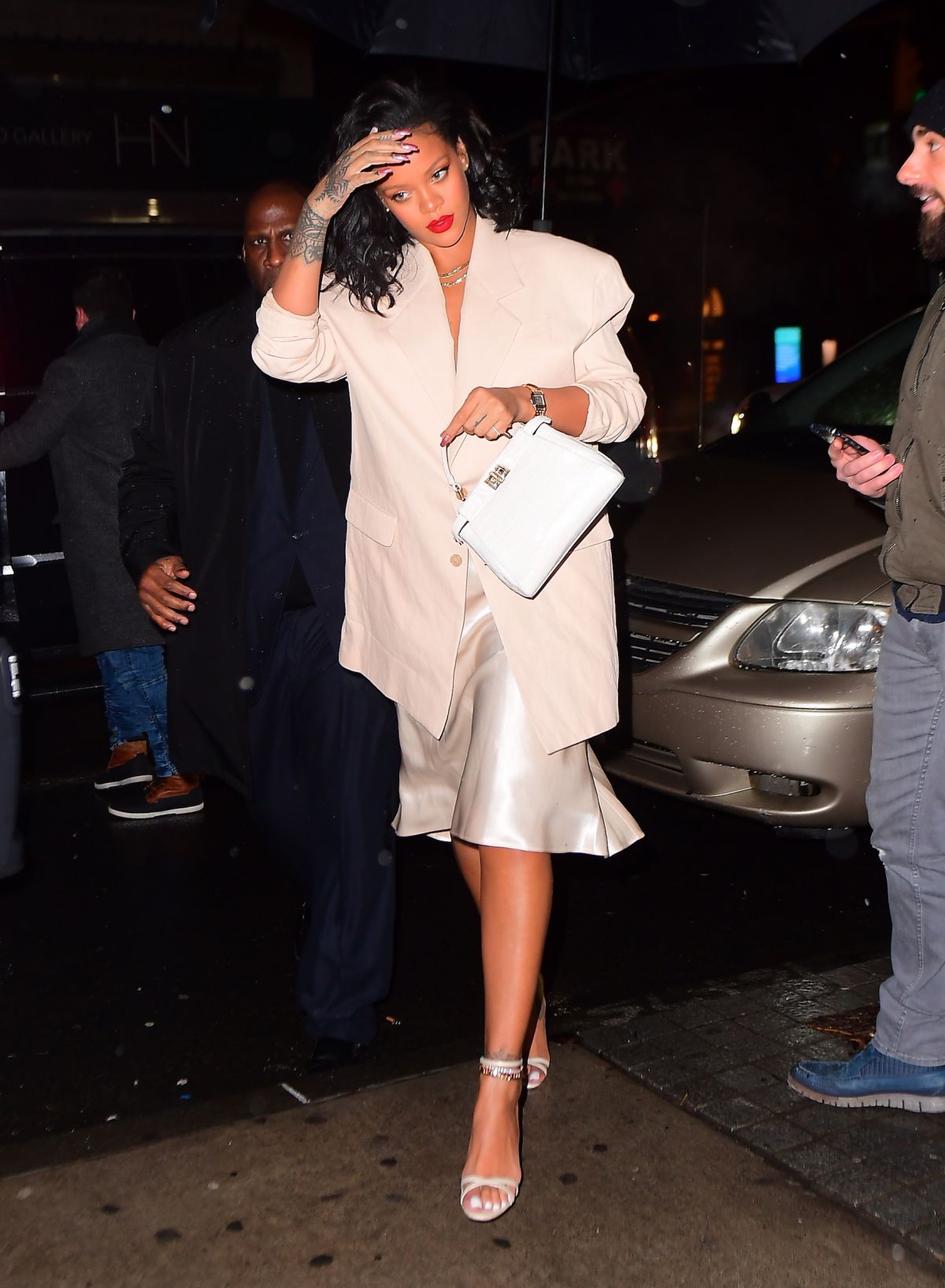 RIHANNA Night Out in New York 01/29/2019 – HawtCelebs