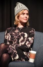 ROSE MCIVER at 2019 Wizard World Comic-con 01/05/2019