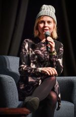 ROSE MCIVER at 2019 Wizard World Comic-con 01/05/2019