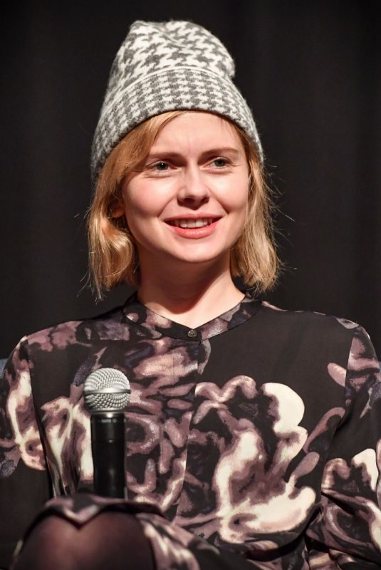 ROSE MCIVER at 2019 Wizard World Comic-con 01/05/2019